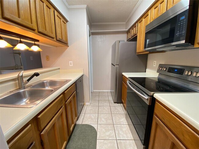 Foto del edificio - 1202 Thorpe Ln