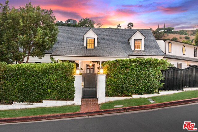 Building Photo - 1277 Sunset Plaza Dr