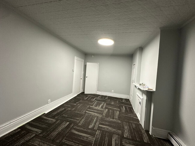 Building Photo - 15 Pennington St