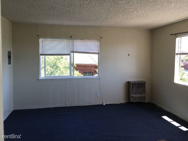 Building Photo - 956 Apgar St