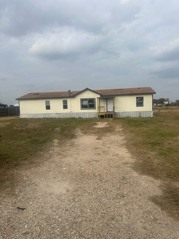 Foto principal - 224 Troy View Dr