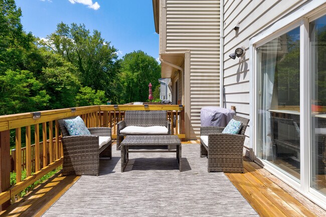 Building Photo - 6376 Chimney Wood Ct