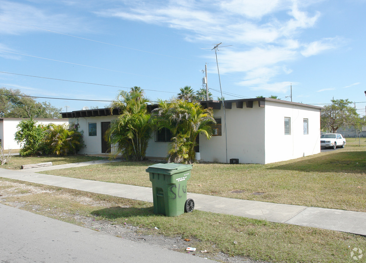 Primary Photo - 611-629 SW 8th Ave
