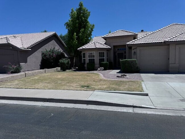 Building Photo - Adorable single floor 4 bedrooms,2 bathroo...