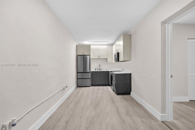 Foto del edificio - 3030 NW 16th St