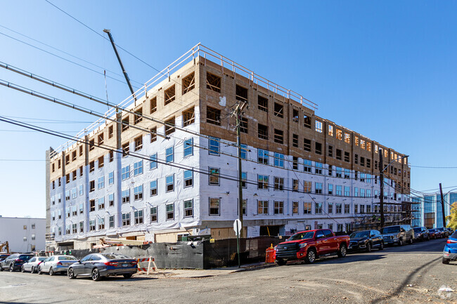 Building Photo - Point & Ravine