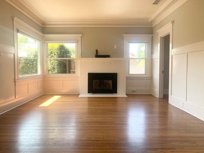 Building Photo - 4130 Hermosa Way