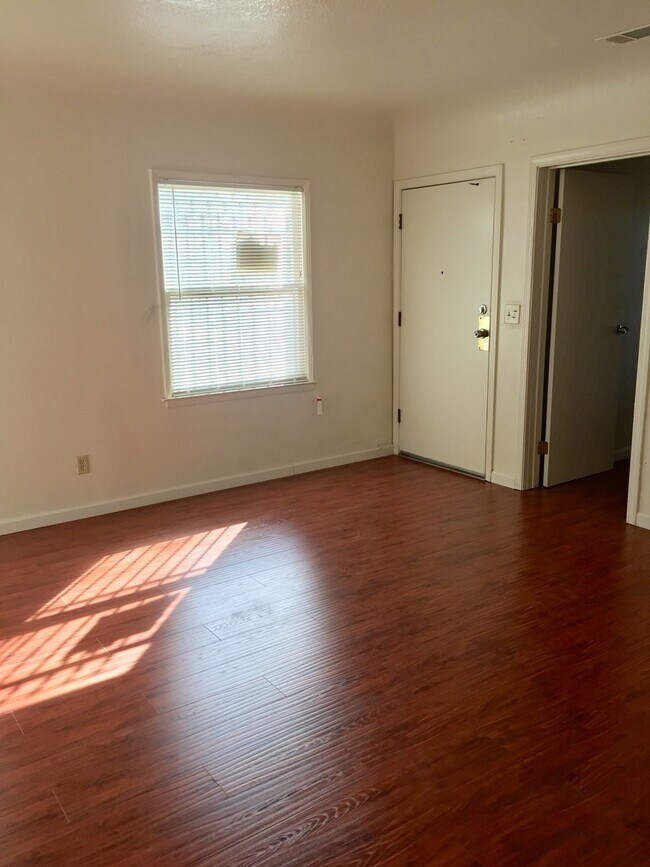 Foto del edificio - 2605-2607 Merced St