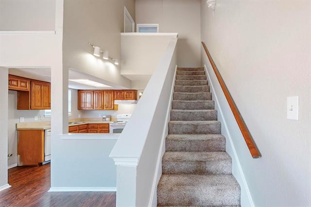 Building Photo - 309 Kings Way Dr
