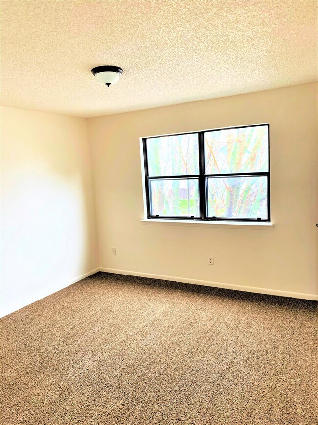Building Photo - 3409 Victoria Cir