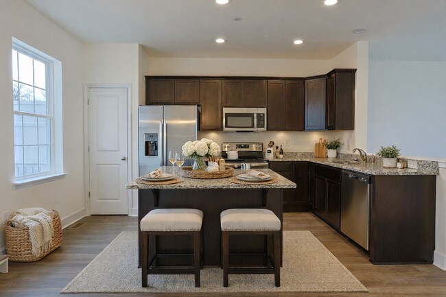 Foto del edificio - Luxury Townhomes!