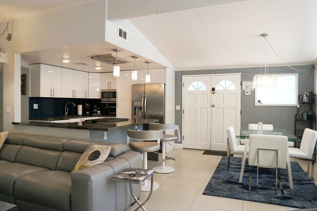 Foto del edificio - 45625 Quailbrush St