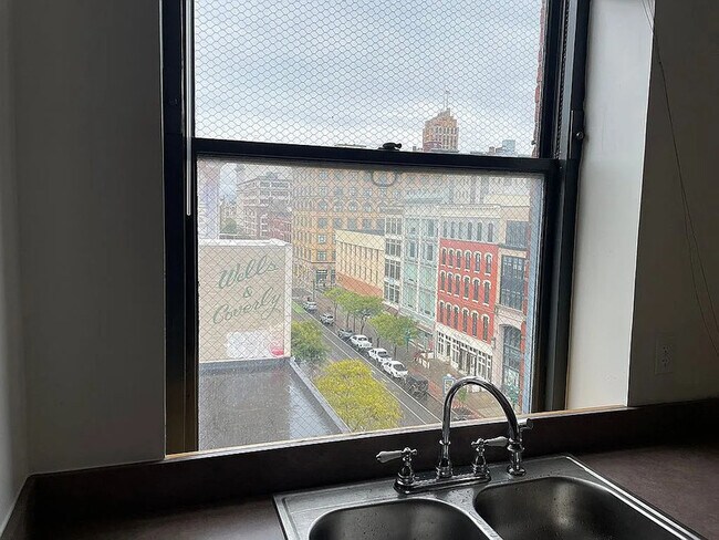 Foto del edificio - 108 W Jefferson St