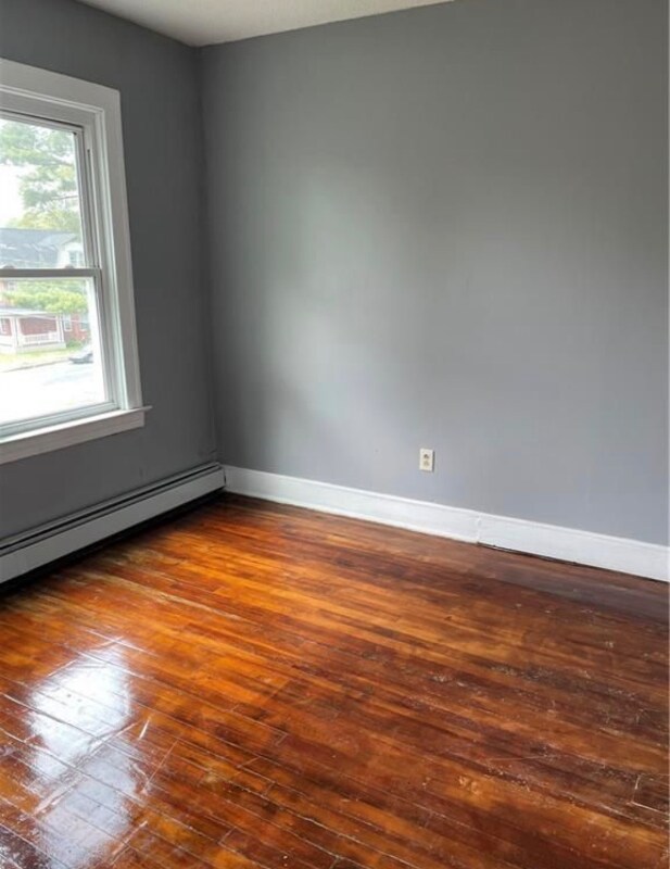 Building Photo - 490 Edgewood St