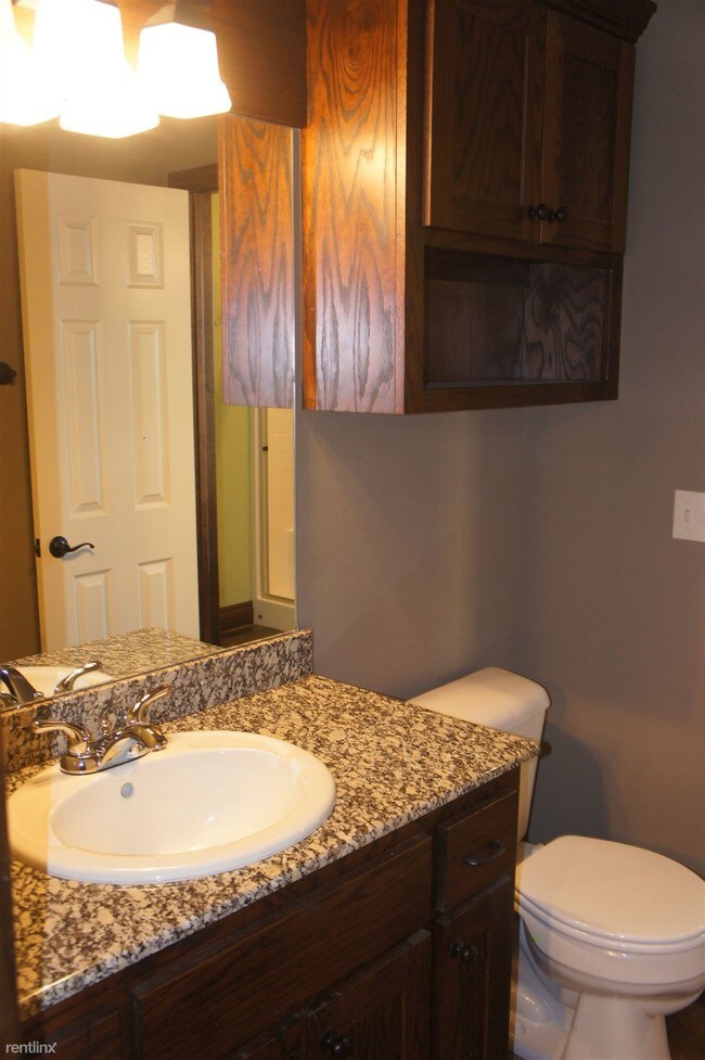 Building Photo - 4 br, 2 bath House - 1712 NE 8th St