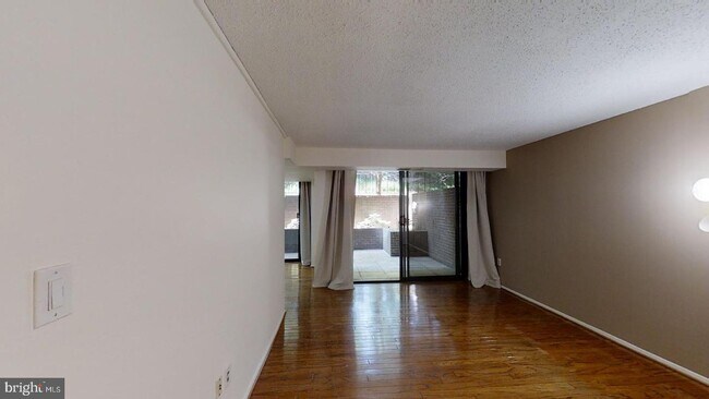 Foto del edificio - 1808 Old Meadow Rd
