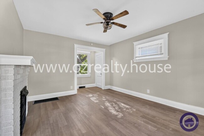 Building Photo - 2322 Upton Ave