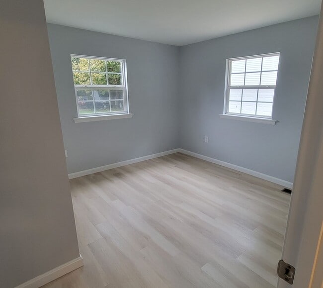 Building Photo - Remodeled Single Family home in Milton