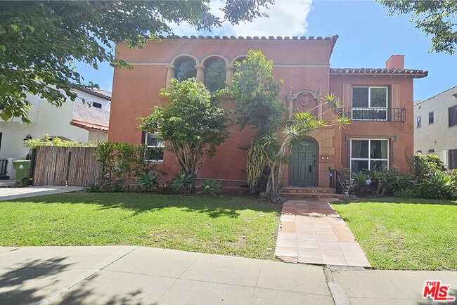 Building Photo - 1152 S Hayworth Ave