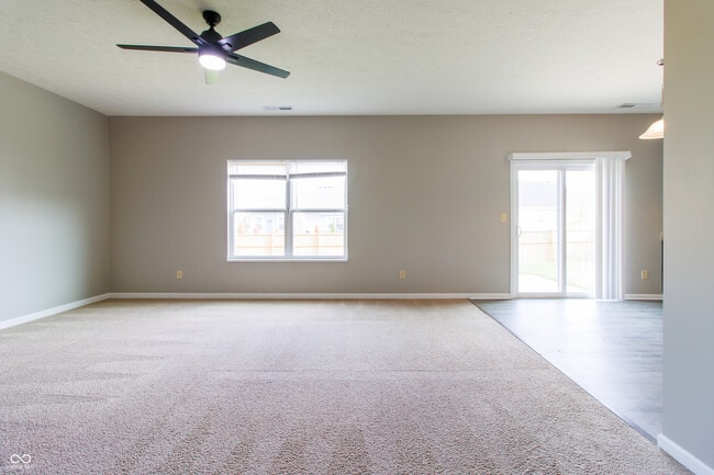 Building Photo - 856 Adena Ln