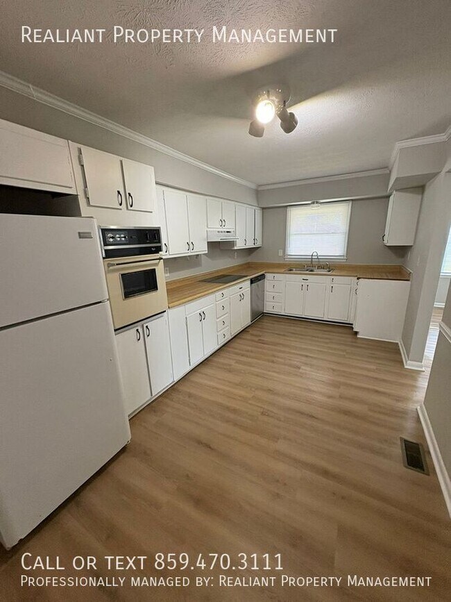 Building Photo - 2180 Winterberry Dr