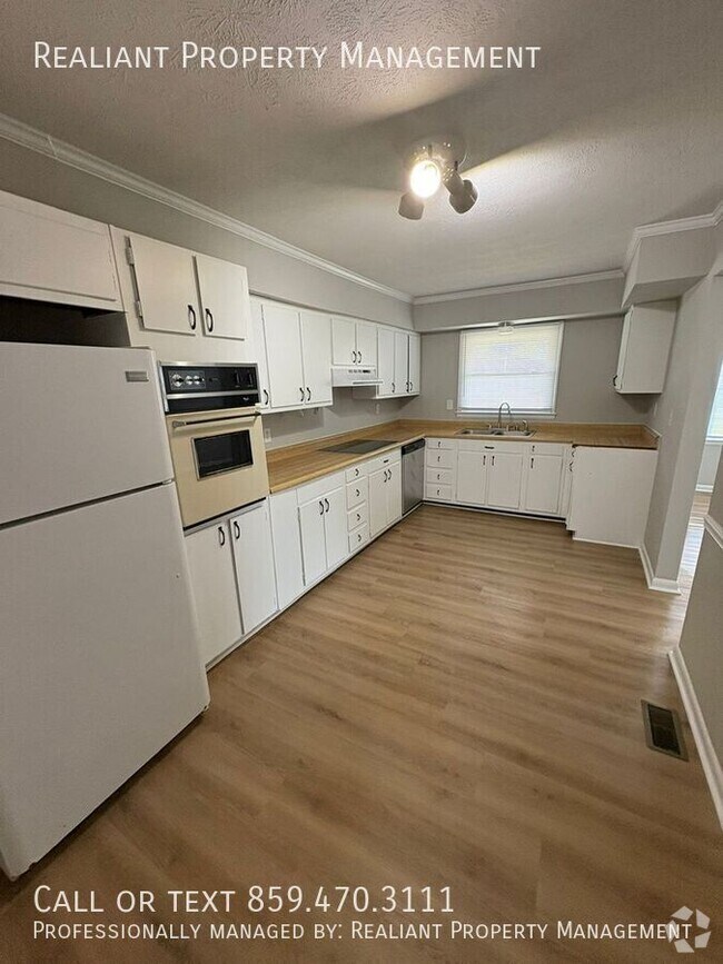 Building Photo - 2180 Winterberry Dr