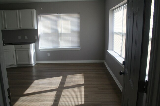 Foto del edificio - 2319 NW 12th St