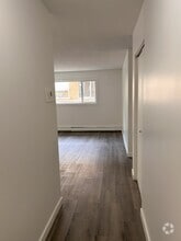 Building Photo - 727 5th Ave N