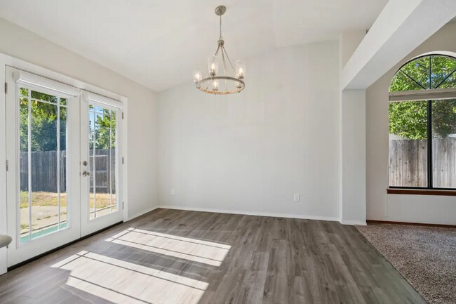 Foto del edificio - 2553 Candlewood Dr