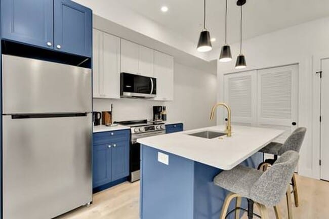 Building Photo - 1630 K St NE
