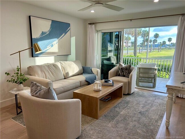 Foto del edificio - 484 NE Plantation Rd