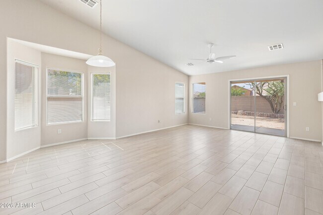 Building Photo - 1576 E Gabrilla Dr