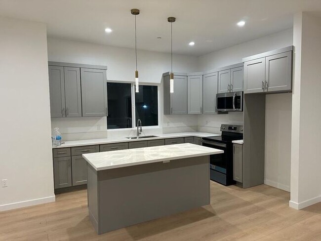 Foto del edificio - Stunning 3 Bedroom 2 Bathroom House for Re...