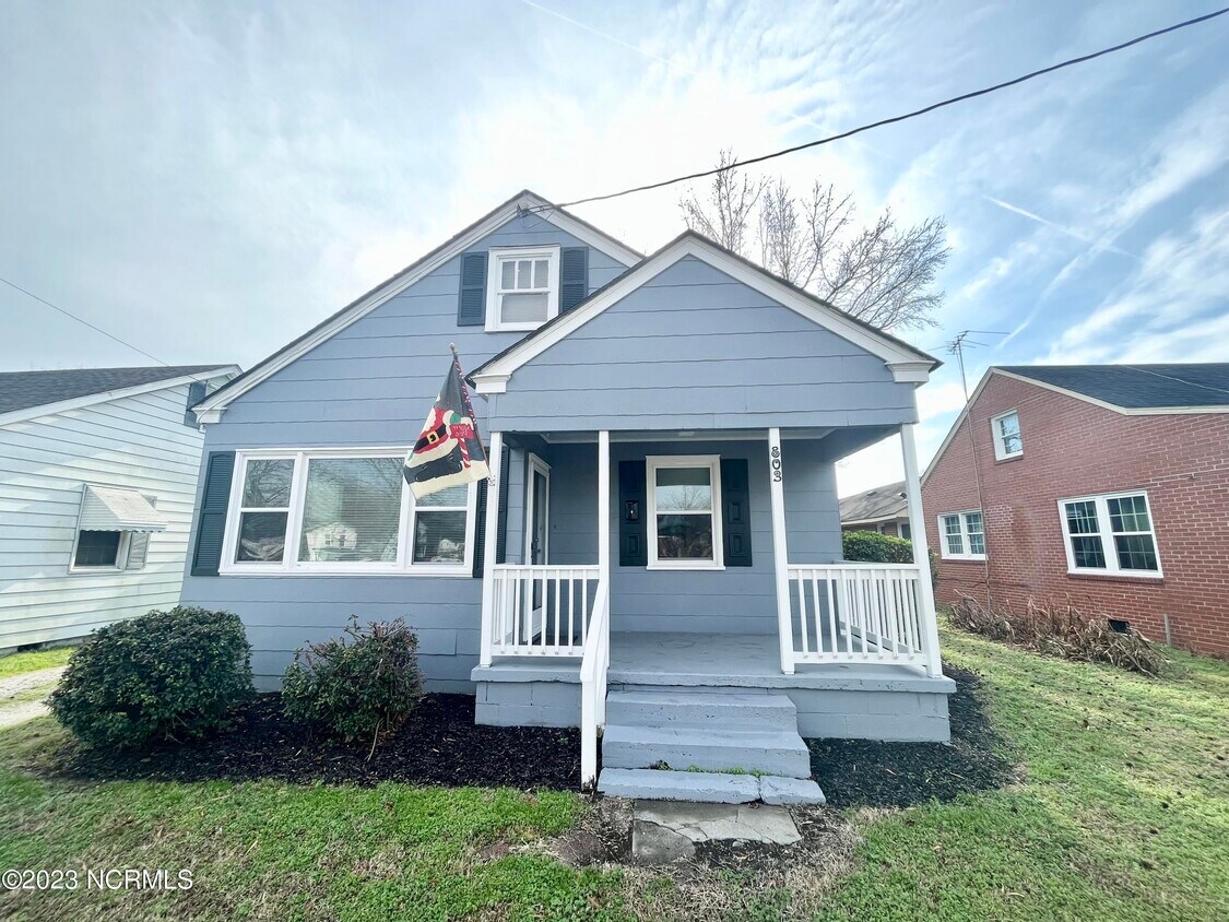 803 W Elizabeth St, Elizabeth City, NC 27909 House Rental in