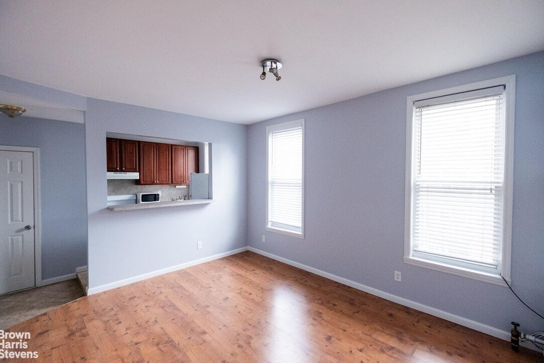 Primary Photo - HUGE 1 BEDROOM IN PRIME LIC