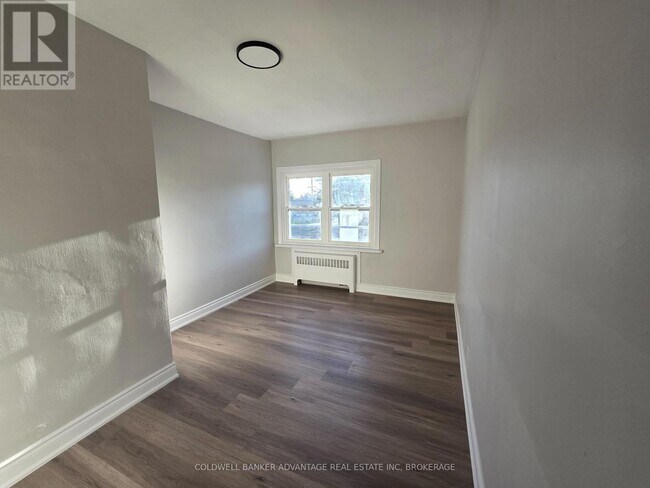 Photo du bâtiment - 936 E Main St