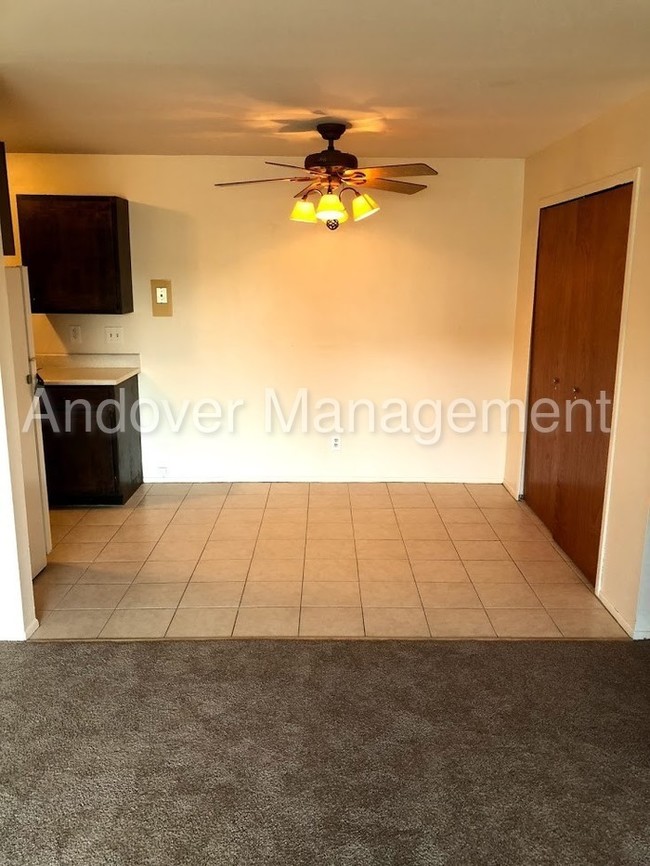 Building Photo - Victorian Estates - 2 Bedroom