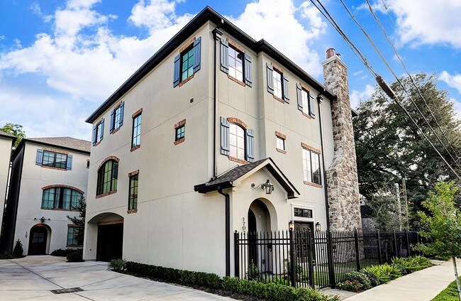 Building Photo - 1707 Michigan St