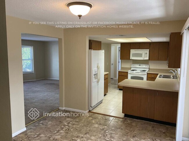 Foto del edificio - 1685 Fortune Dr