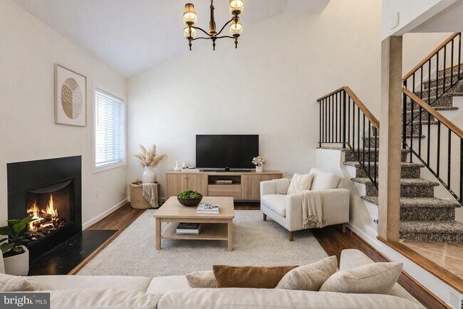 Foto del edificio - 13373 Hungerford Pl