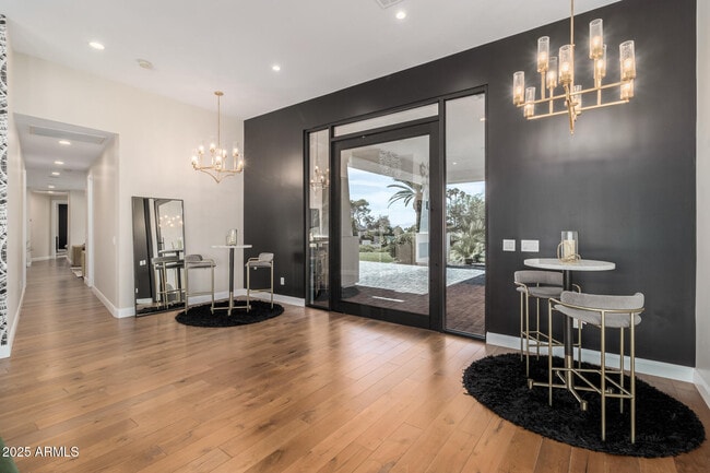 Foto del edificio - 4601 N Royal View Dr