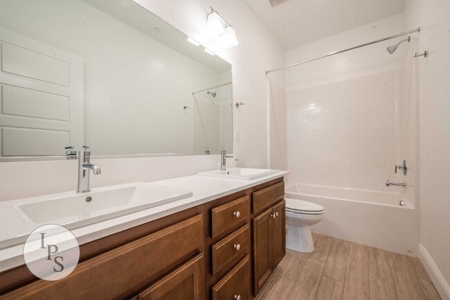 Foto del edificio - 2022 South/East Fresno Home, 4BR/2BA - Lots of Amenities!