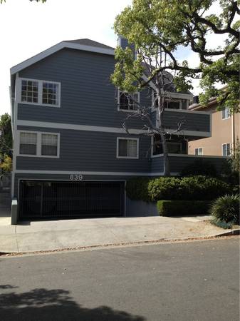 Foto del edificio - 839 N Hayworth Ave