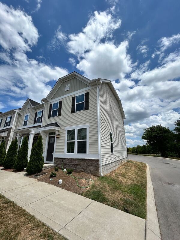 Foto del edificio - 4316 Summercrest Blvd