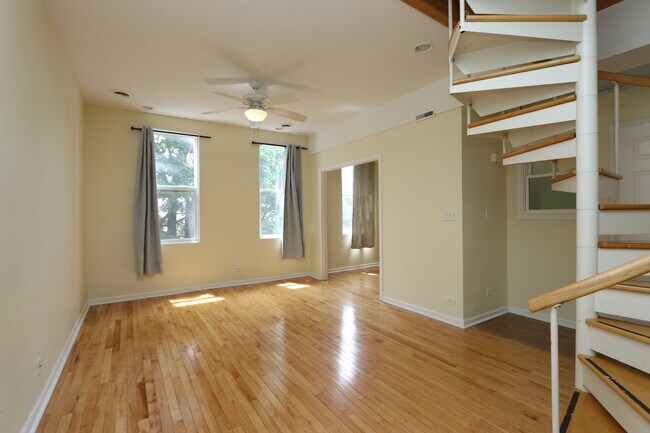 Foto del edificio - 2342 W Barry Ave