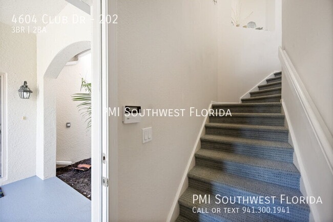Building Photo - 4604 Club Dr