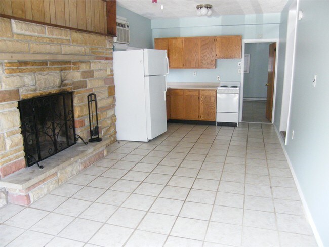 Building Photo - 313 N 3rd Ave