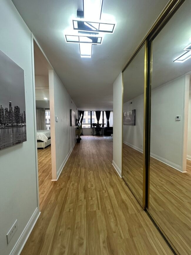 Foto del edificio - 201 E Chestnut St