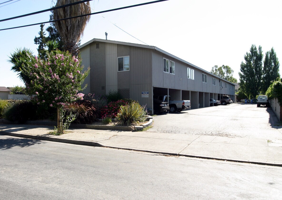 Foto principal - 438 S Buena Vista Ave