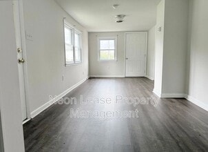 Building Photo - 745 Clarence St